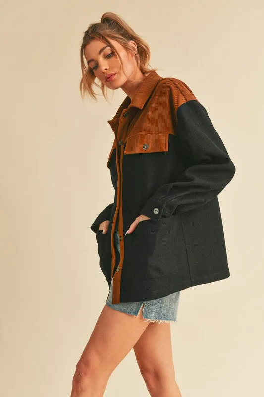 Aemi   Co Two-Tone Button-Up Jacket with Pockets – Chic & Practical Outerwear for All Seasons