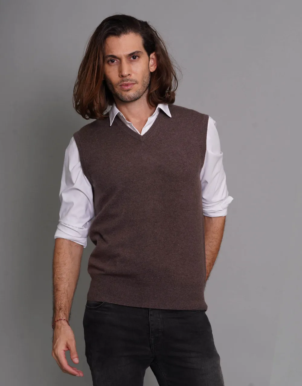 Cashmere V-Neck Vest in Coffee