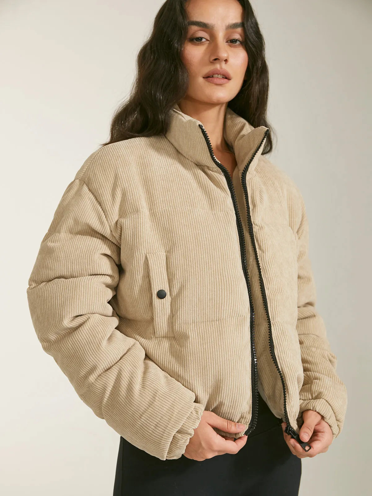 Cropped Funnel Graceful Neck Puffer Jacket