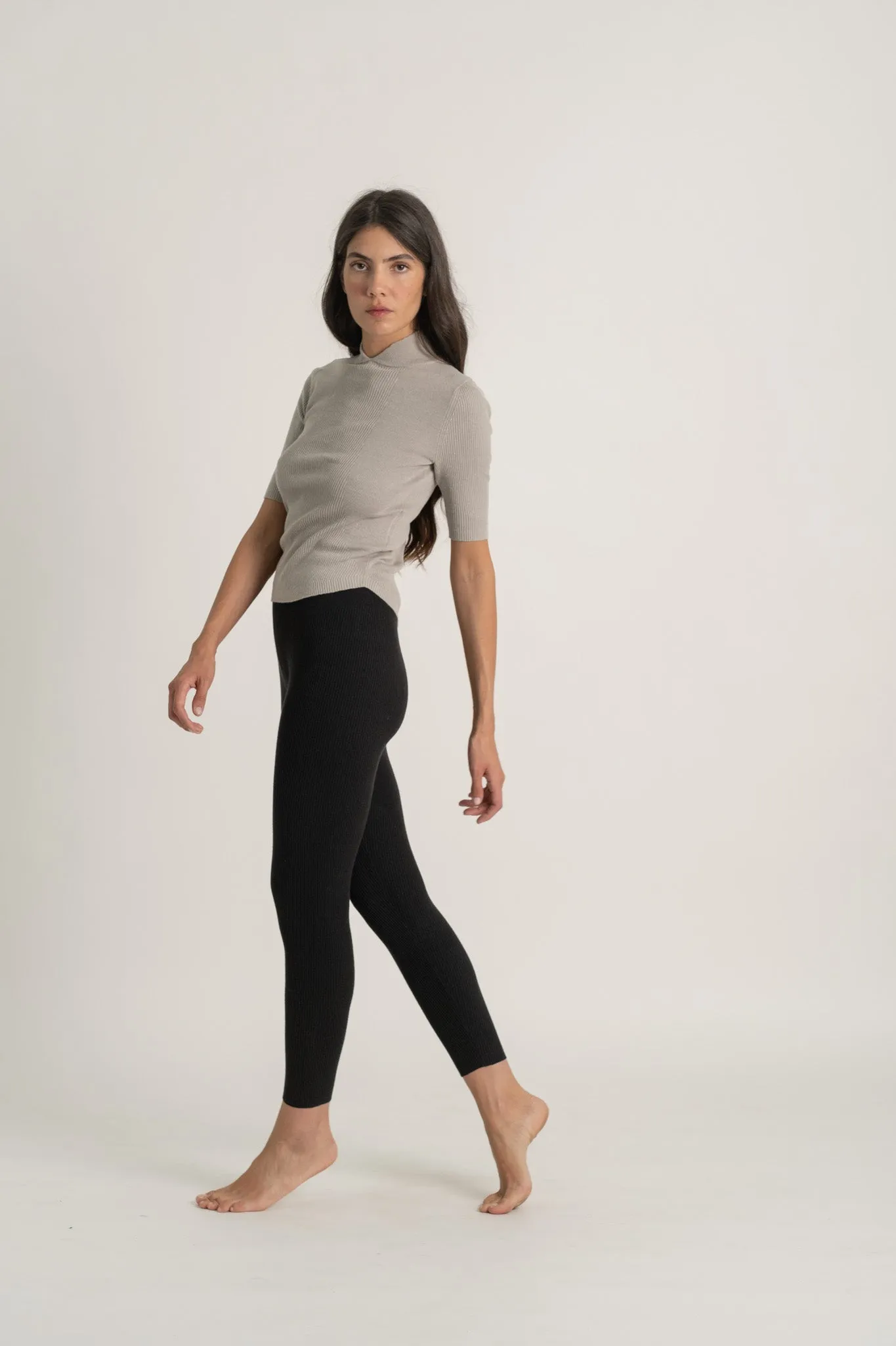 Ribbed Linen Entonnoir Top in Pebble Grey