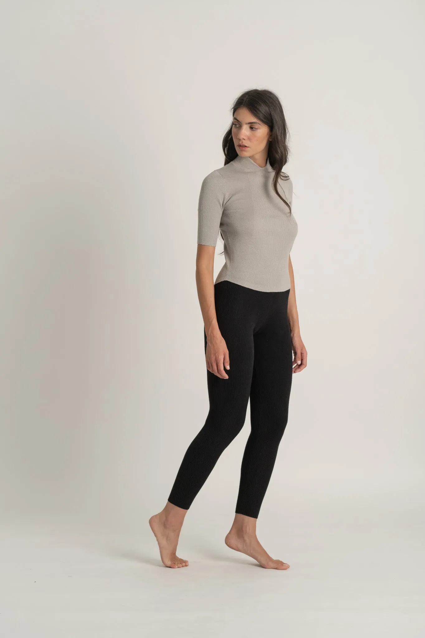 Ribbed Linen Entonnoir Top in Pebble Grey