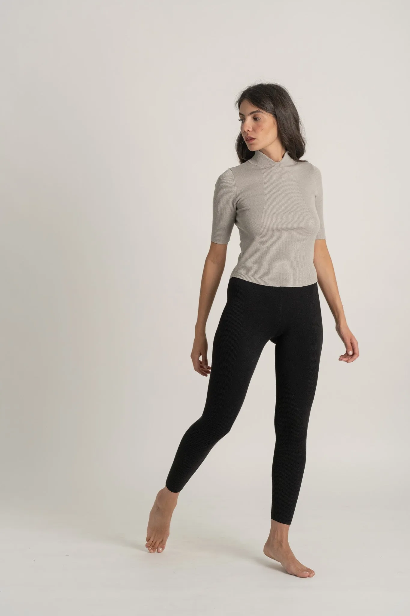 Ribbed Linen Entonnoir Top in Pebble Grey