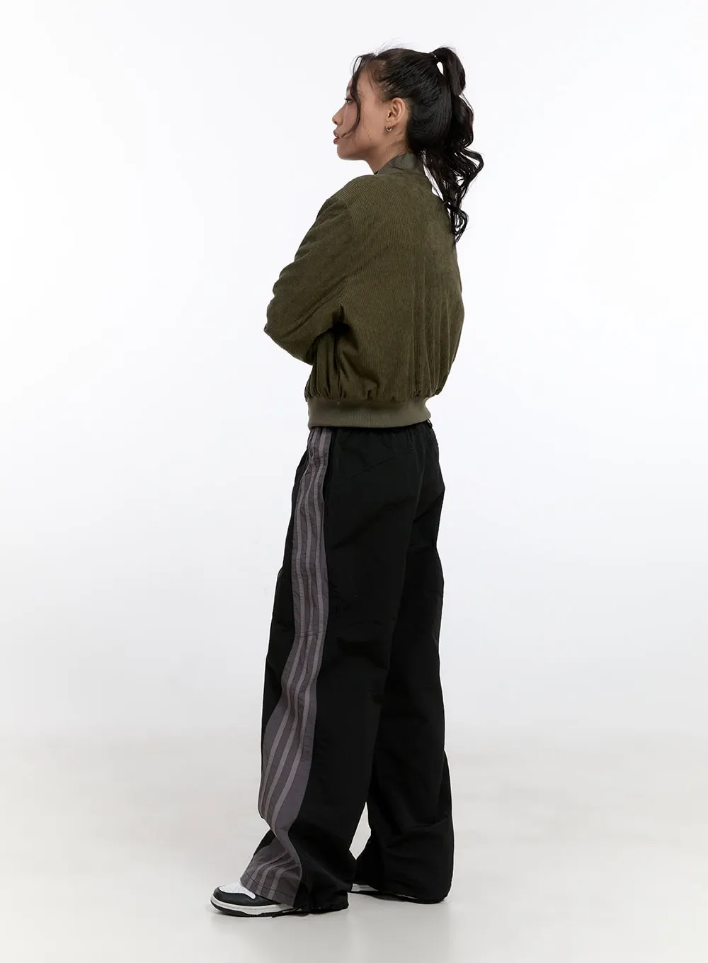 Striped Loose-Fit Trackpants  CN421