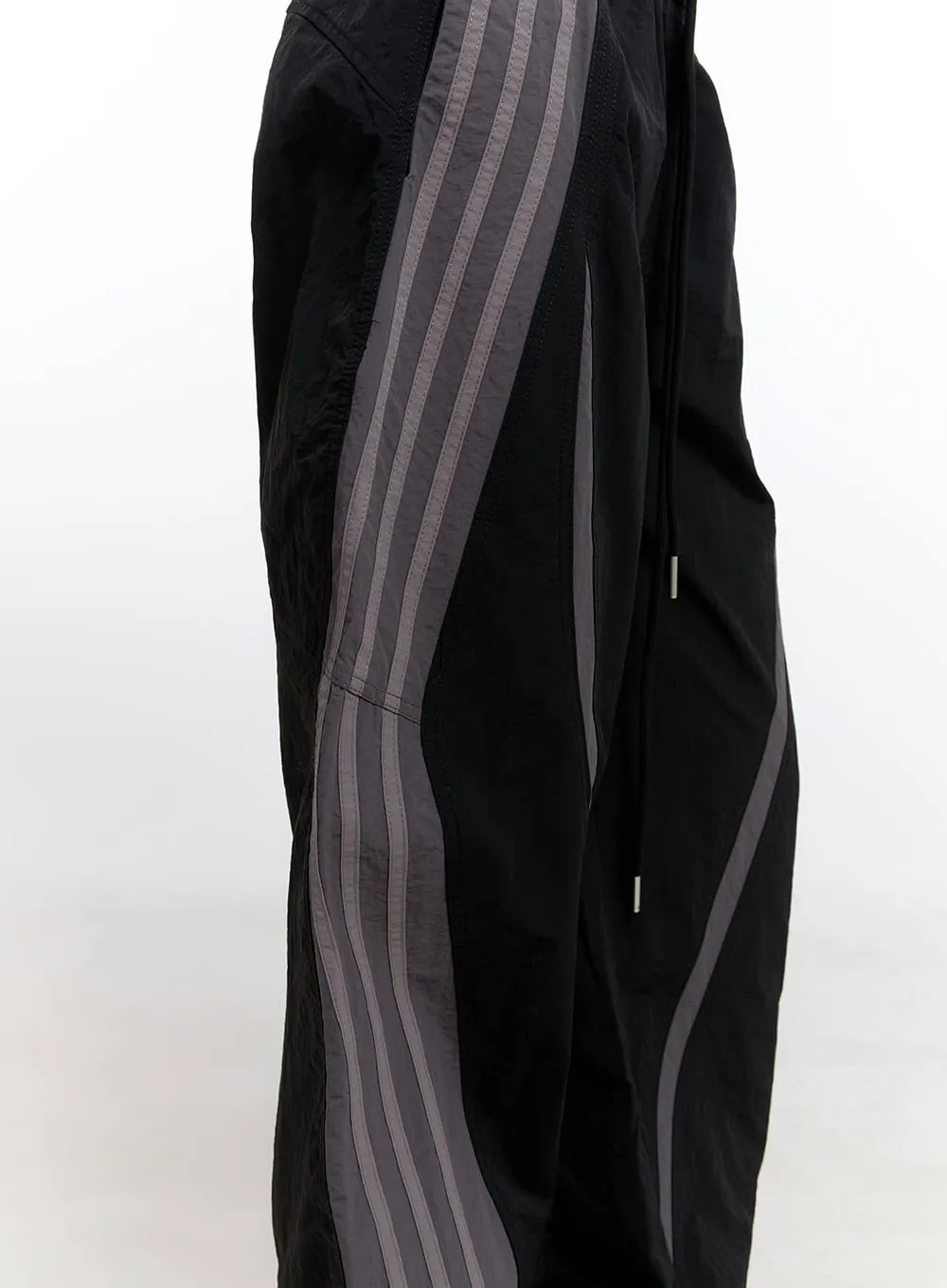 Striped Loose-Fit Trackpants  CN421