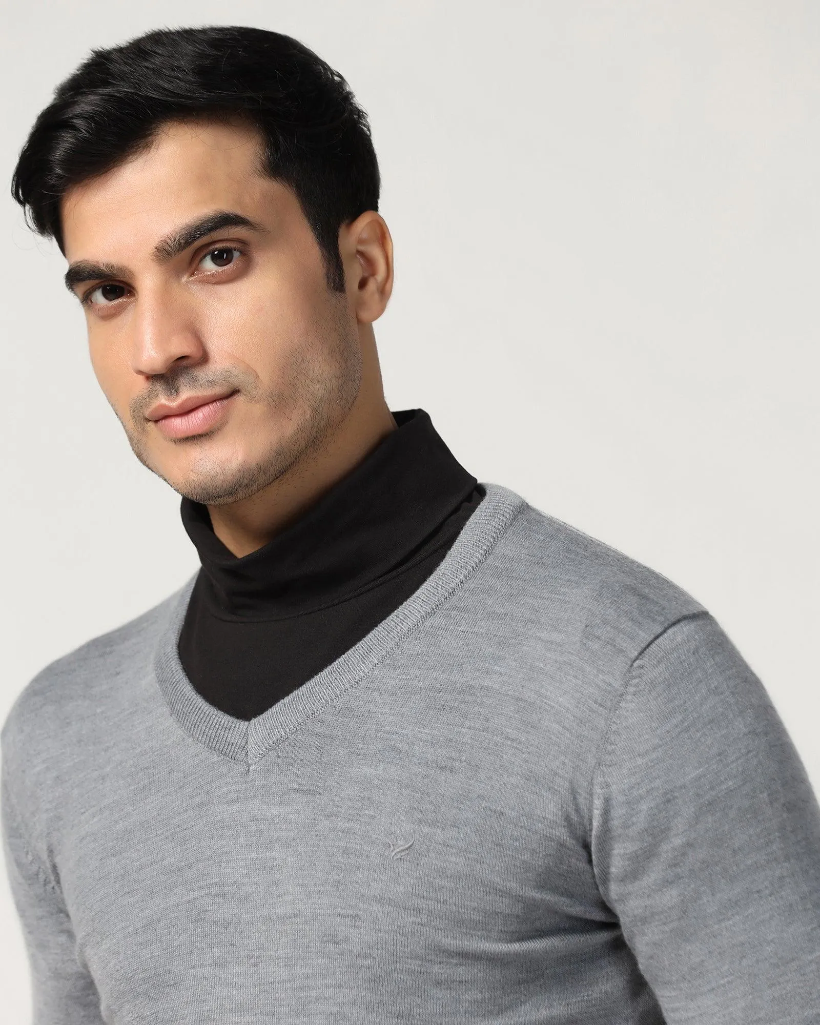 V-Neck Mid Grey Solid Sweater - Ken