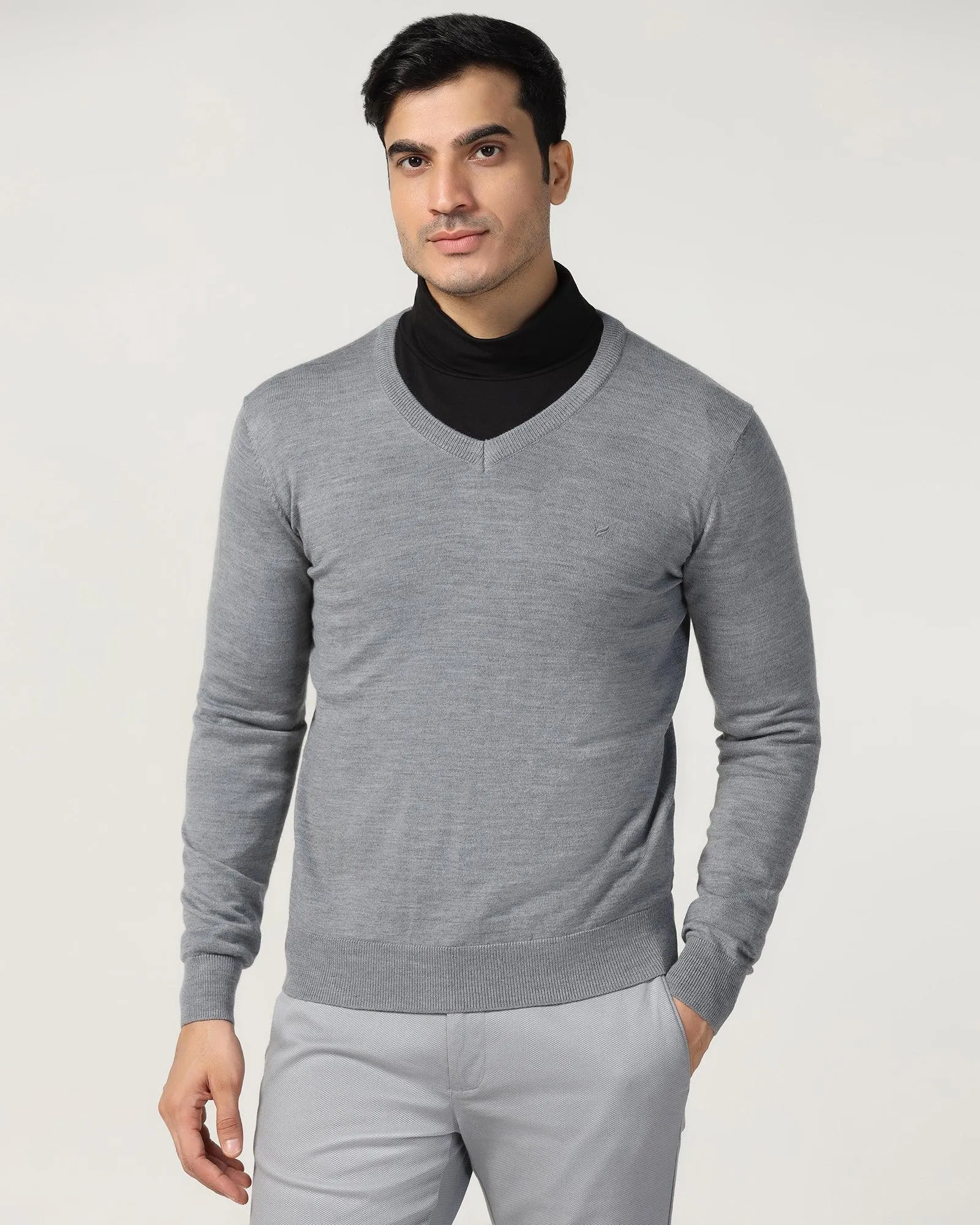 V-Neck Mid Grey Solid Sweater - Ken